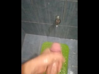 me masturbo en el baño