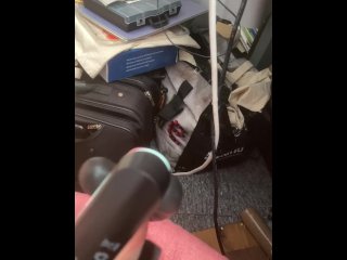 Cumming free in the office