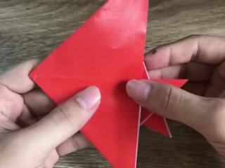 HOW TO MAKE FISH WITH PAPER