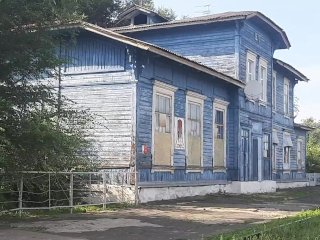 The old station of Uryupinsk, which is 152 years old. He's not a worker. Russia