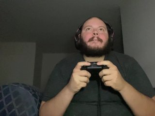 Getting horny in the middle of gaming 😩
