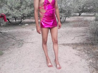 sexy barbie trans se desnuda en publico con lindos tacones y plug anal de zorra muy caliente disfrut