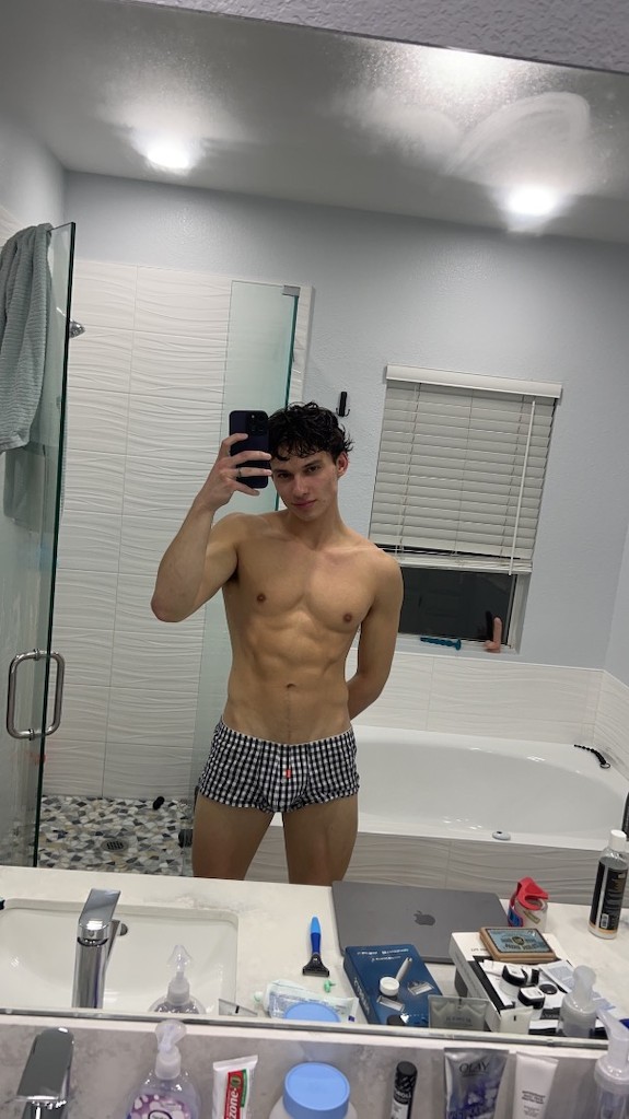 Mirror pic in my new bottoms