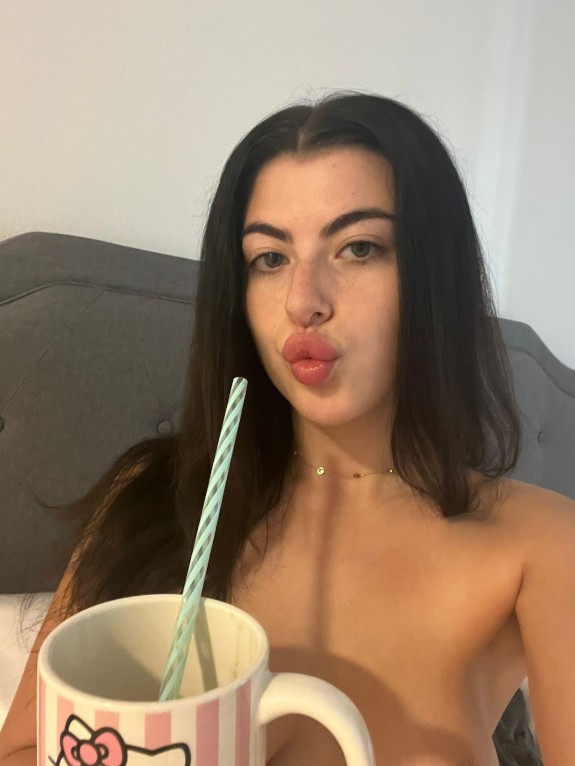 Coffee & Nudes! Goodmorning, join me on my OF