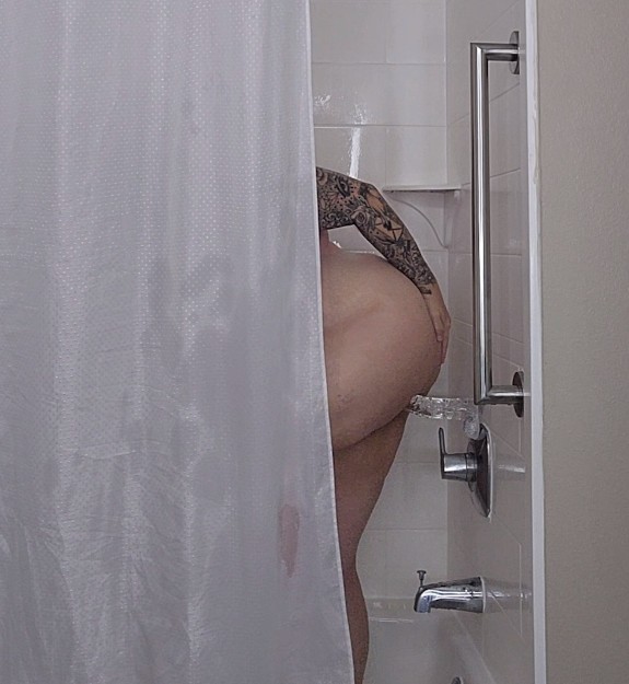 Some hotel shower fun💦