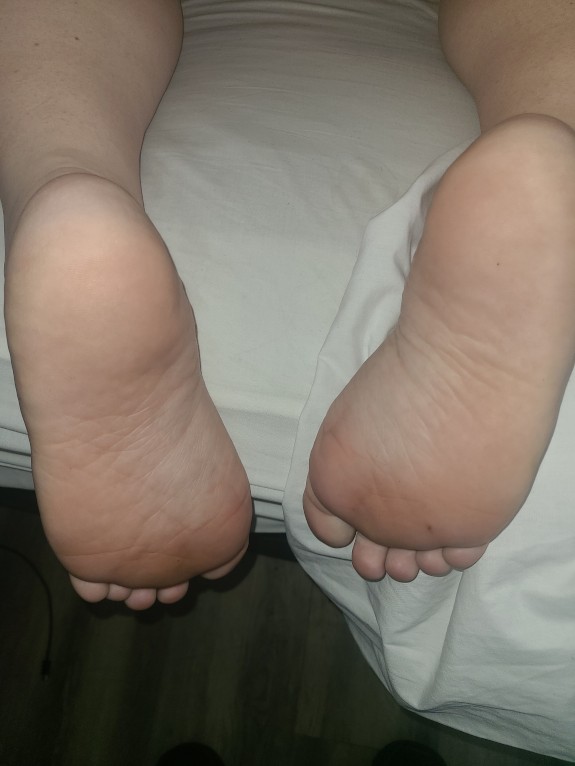 Feet to suck, fuck and worship