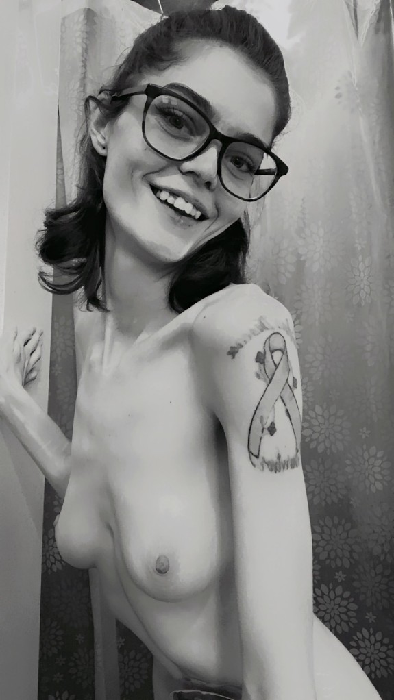 Join me on Onlyfans/Sunnytokez 🌶️ for exclusive content 💦🍑