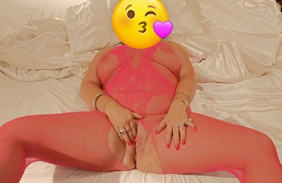 Showing my horny pussy and beautiful tits with big areolas.