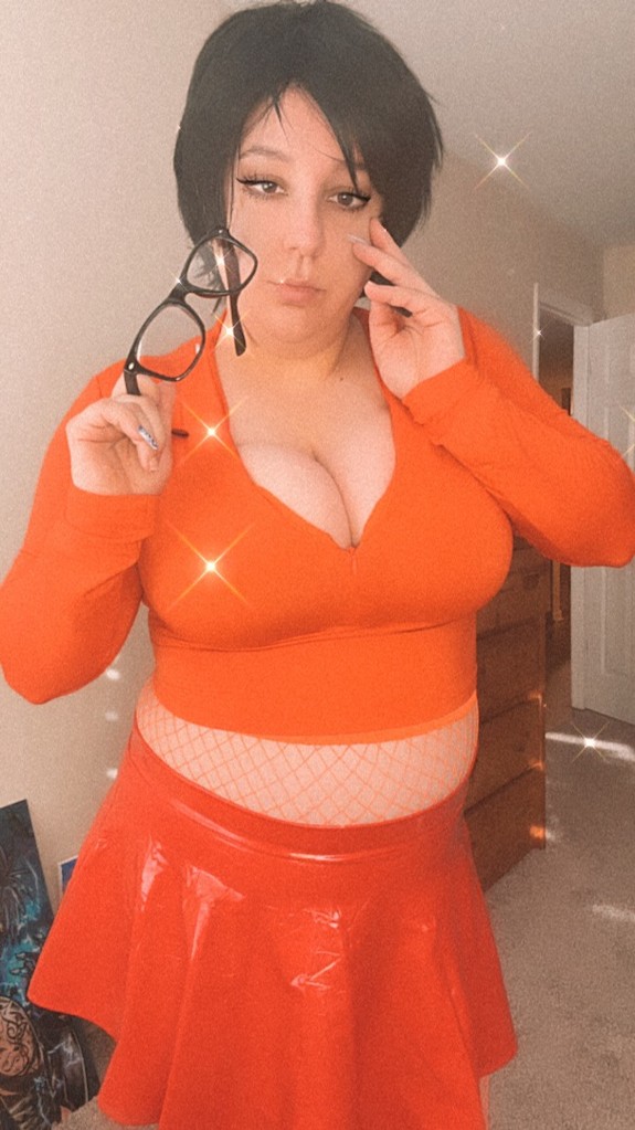 Velma cosplay photo