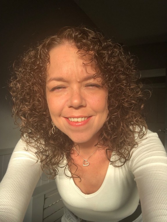 SMOOTH SEXY PUSSY WAITING TO BE FUCKED!!!