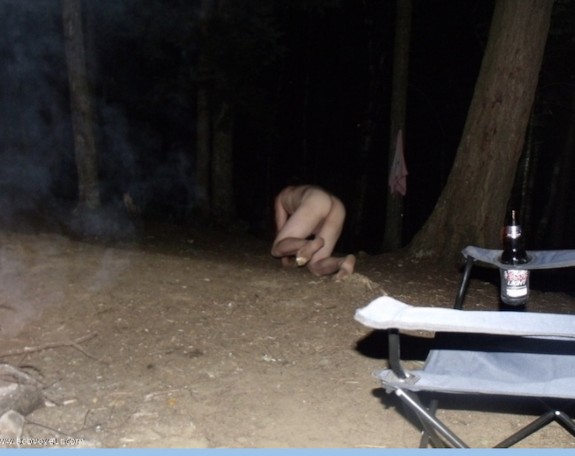 Micro penis saloppe dans les bois