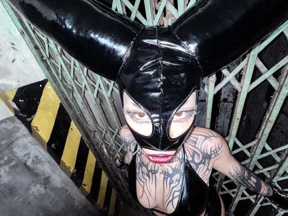 vinyl demon 𖤐⛥⛧