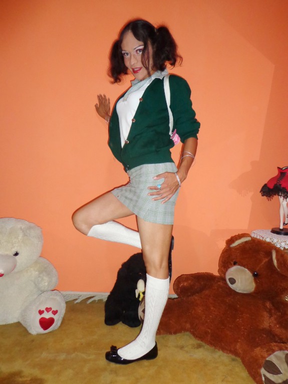 Colegiala travesti mexicana Saray Isis Amay