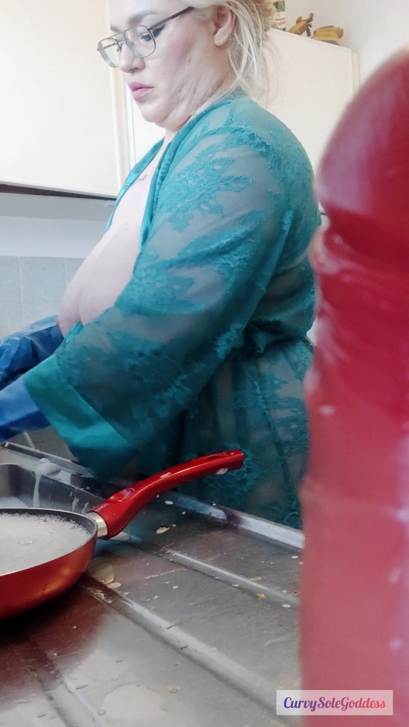 Angry BBW GF cleans kitchen