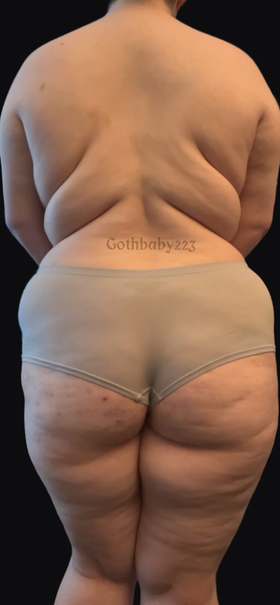 What’s Under My Clothes 👀