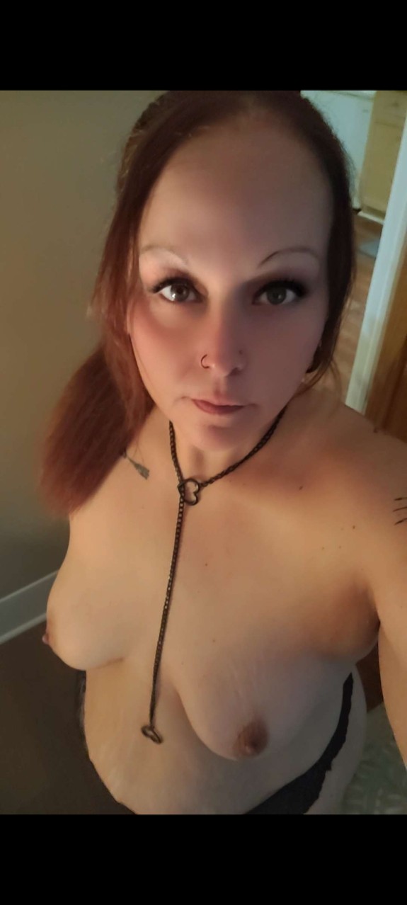Spicygurl loves to dress up for you