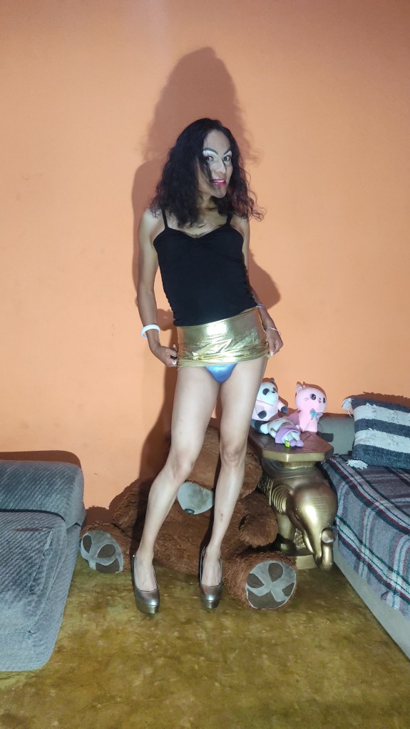 Sissy Saray Isis Amay shiny miniskirt gold