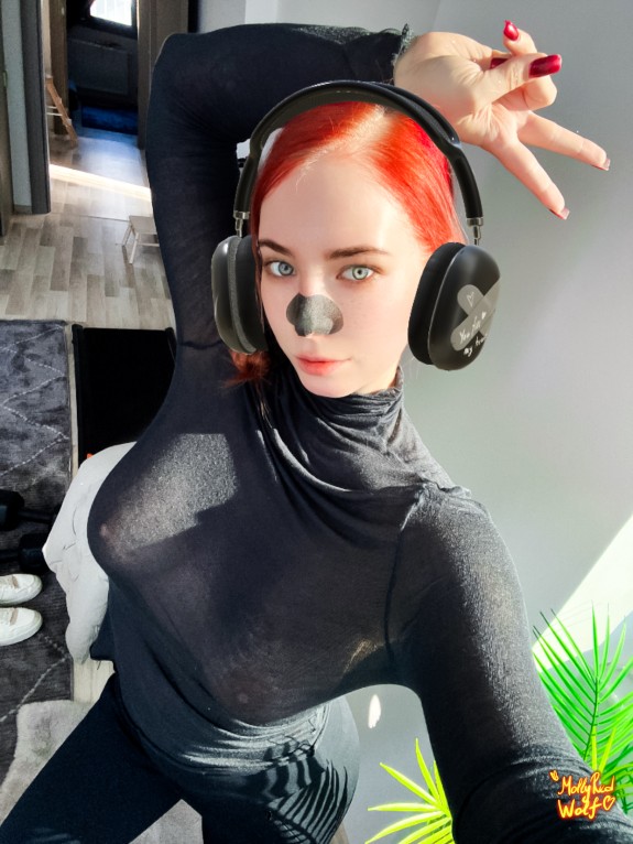 MollyRedWolf