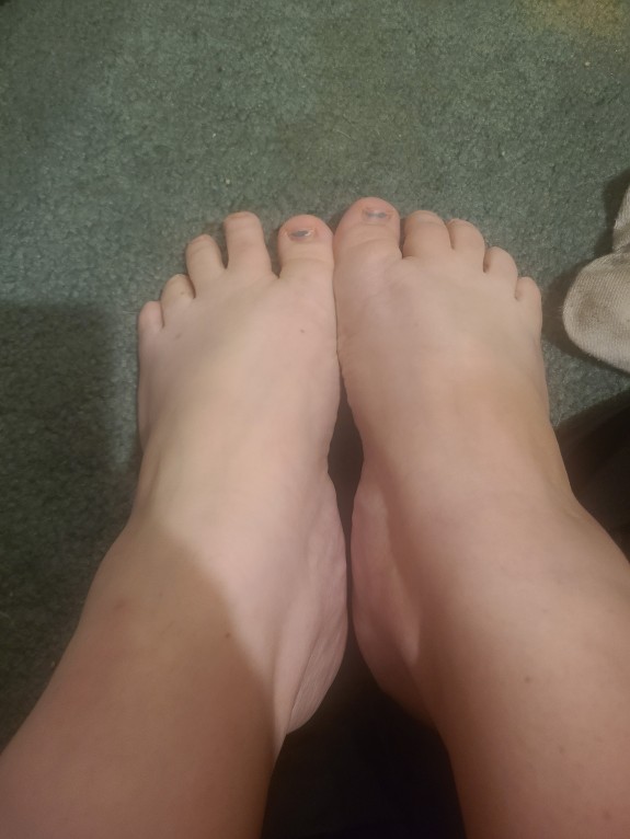 Feet to suck, fuck and worship