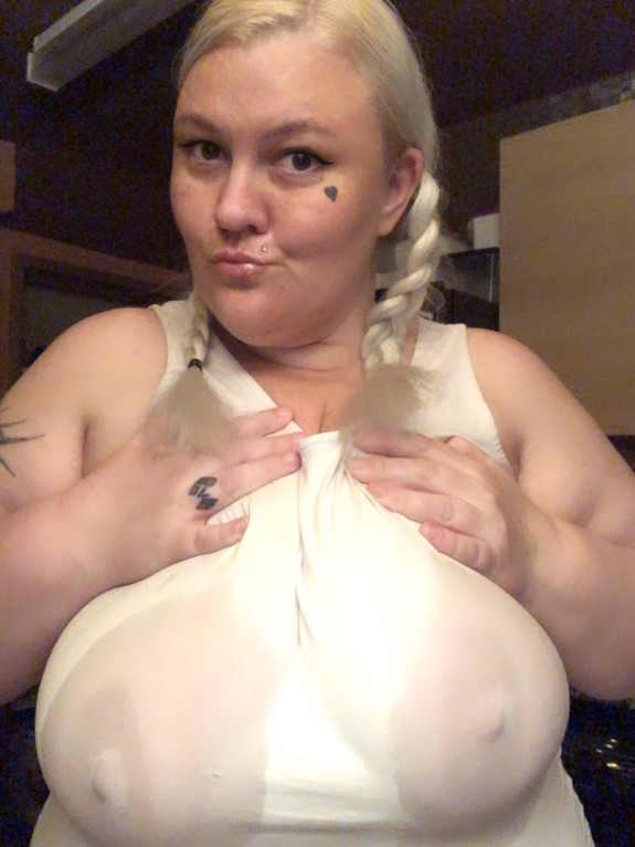 Missbootylish 01