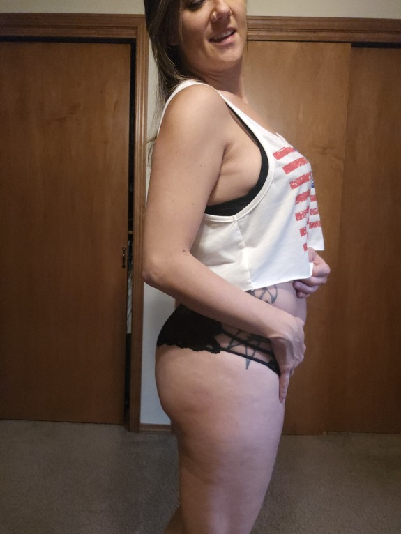 Red, white, sexy babe ❤️🤍💙