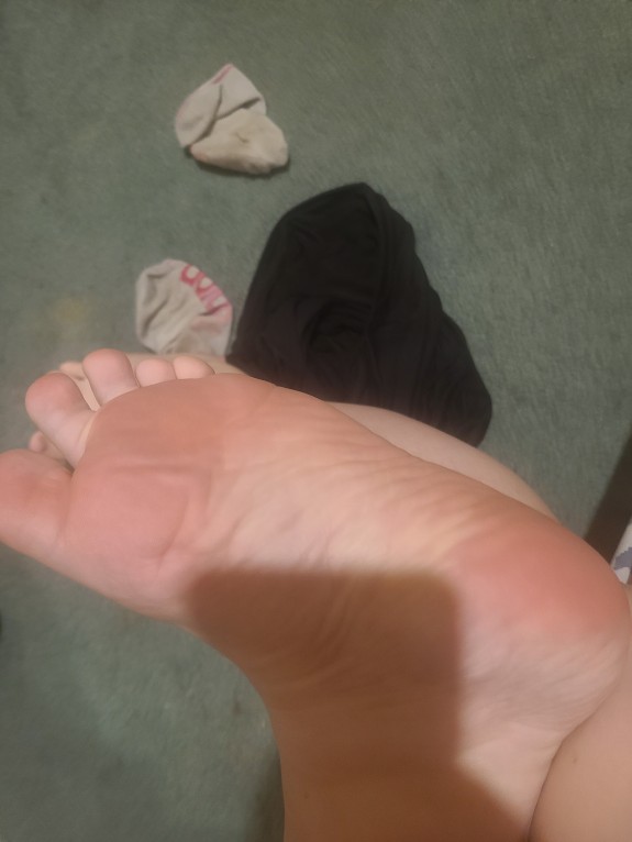 Feet to suck, fuck and worship