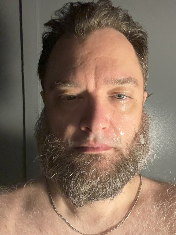 I enjoy it when strangers shoot a load in my face