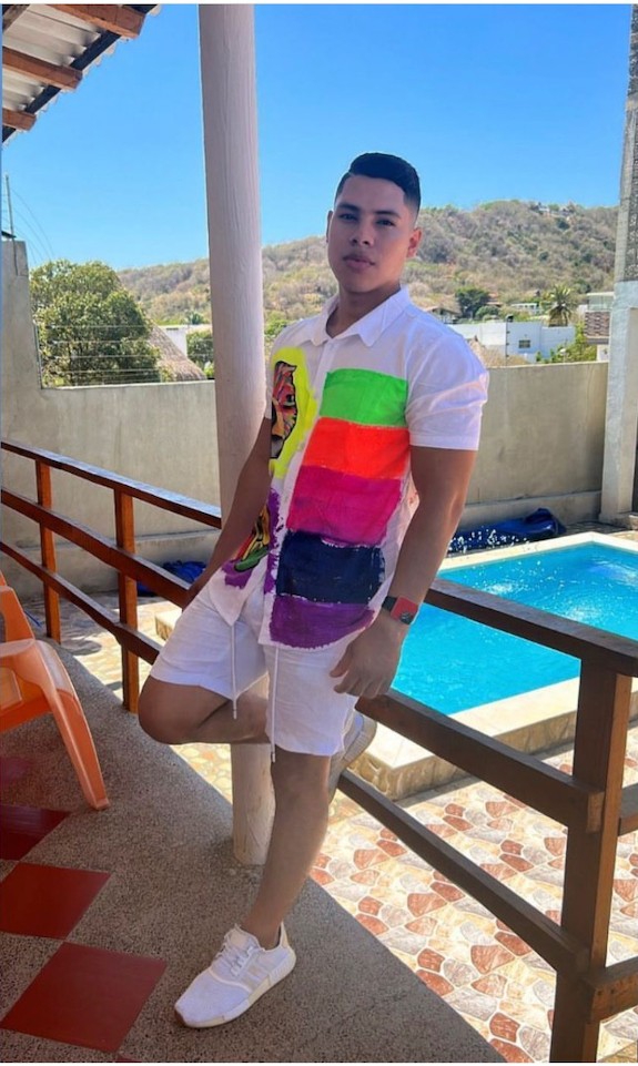 Conóceme soy un hombre heterosexual con deseos de romper culos masculinos