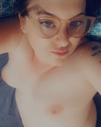 CUM SEE MY NEW SNOWBUNNY SELFIES AND PERFECT PUSSY FOR BBC AND BWC!! photo