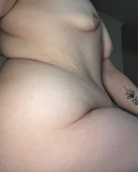 Curvy photo