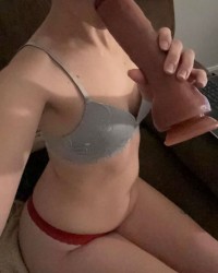 Mommy’s horny in the morning photo