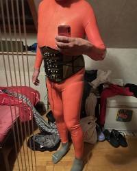 Heavy Buckle Latex Korsett photo