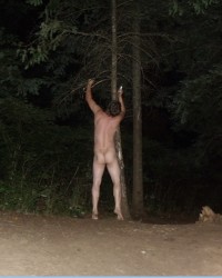 Micro penis saloppe dans les bois photo