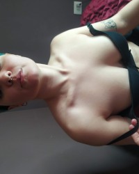 Ella hace que me moje ... photo