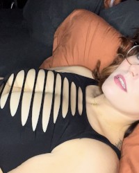 Poses and outfits photo