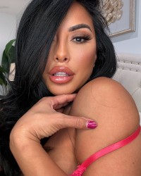 LIVE CAM SHOW NOW ON ONLYFANS: TheOnlyKiaraMia photo
