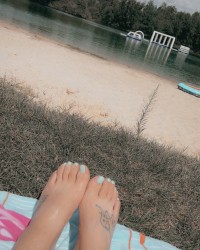 Feet 👣 photo