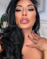LIVE CAM SHOW NOW ON ONLYFANS: TheOnlyKiaraMia photo