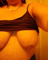 Ave sexy chenelle wants to be pleased by you tonight im waiting for you now photo