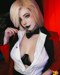 MollyRedWolf Cosplay photo