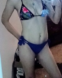 Bikinis, toes, and more 😉🫦🥵 photo