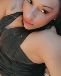 Sexy MILF photo