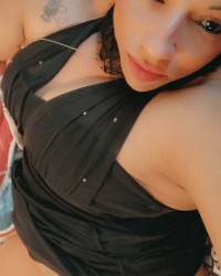 Sexy MILF photo