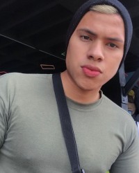 Conóceme soy un hombre heterosexual con deseos de romper culos masculinos photo