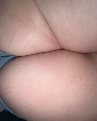 Mommy’s horny in the morning photo