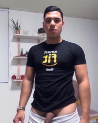 Conóceme soy un hombre heterosexual con deseos de romper culos masculinos photo