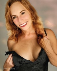 Caliente MILF Fall Fantasy photo