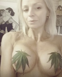 Cum chill photo