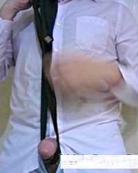 solo con corbata y camisa,mojado y orinado photo