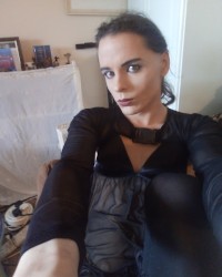 This little mesh and feather look photo
